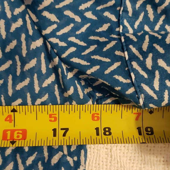 Banana Republic Silk Blouse Blue White Print Womens XS - Picture 8 of 9